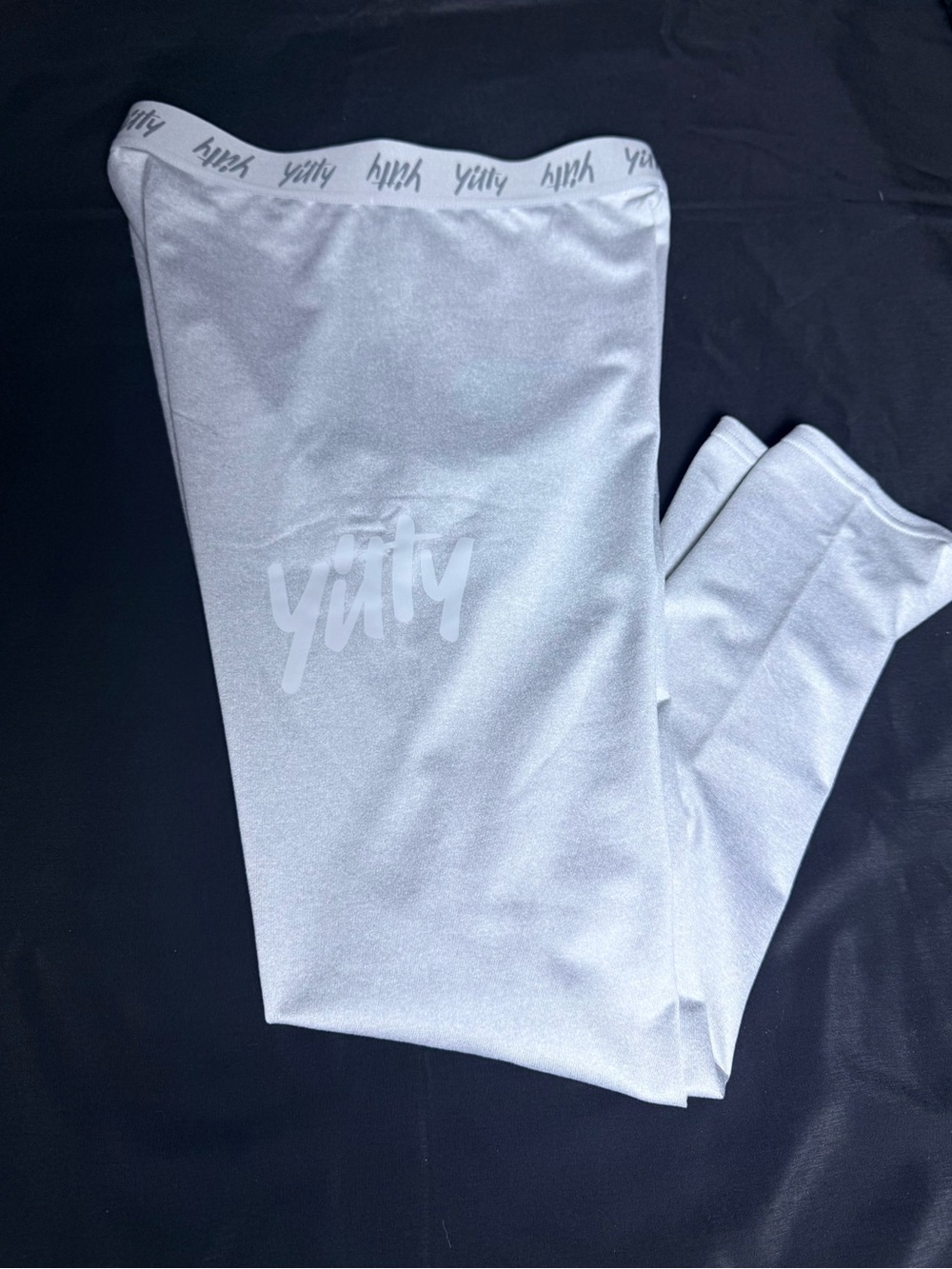 NWOT YITTY Light Gray High-Waist Logo Leggings